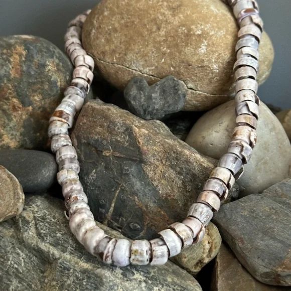 Juicy Chunky Puka Necklace - Picture 4 of 11